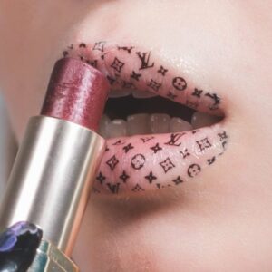 Тату на губах